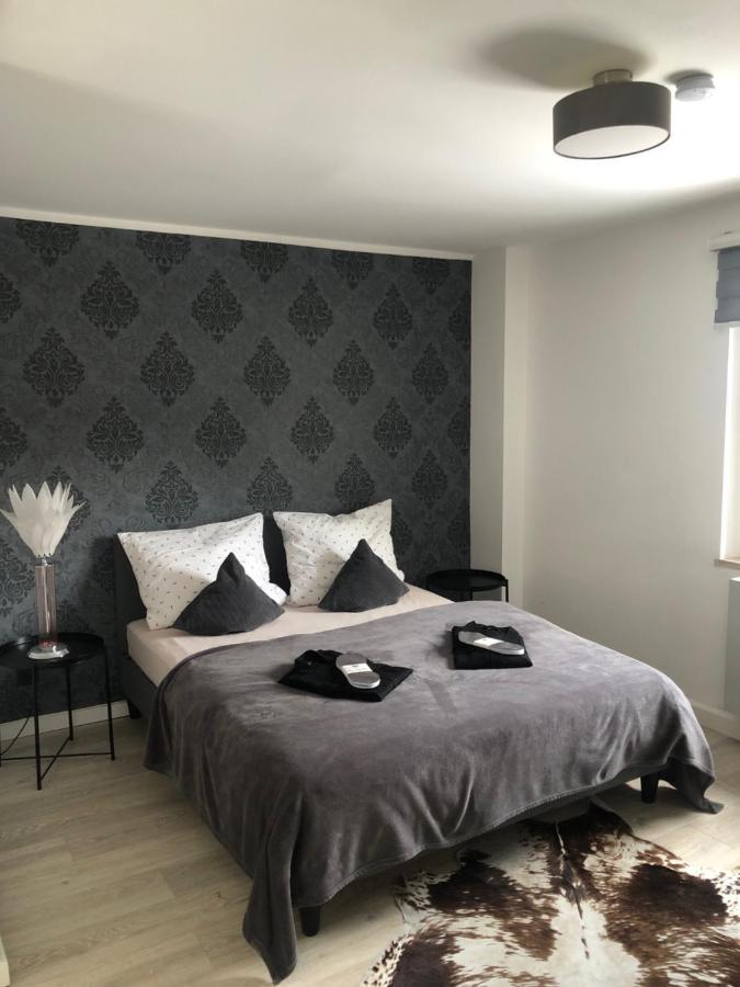 Body Kult Loft - Modernes Appartement Mit 2 Separaten Schlafzimmern ツウィッカウ エクステリア 写真